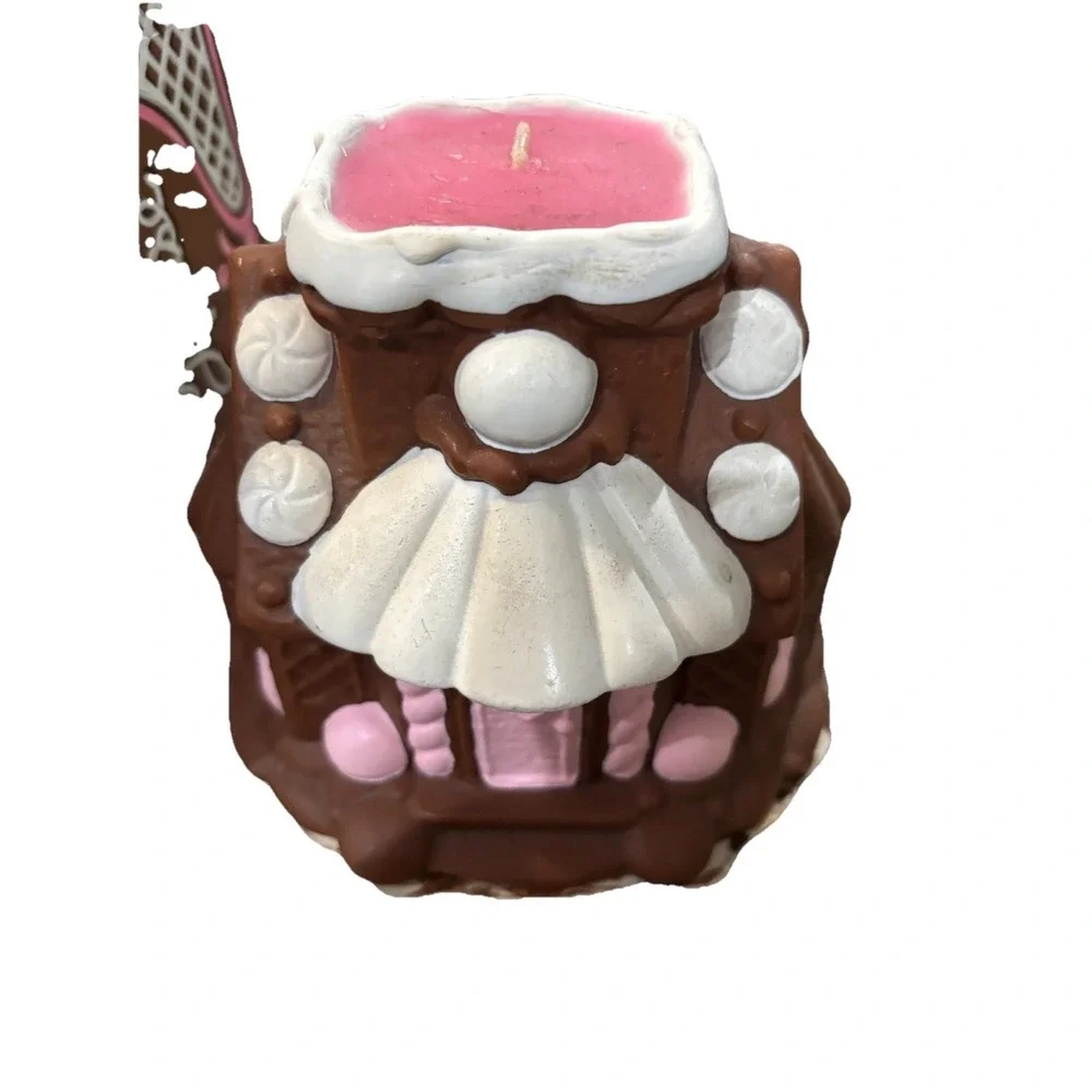 Avon Gingerbread House Vintage  Christmas Candle Frankincense and Myrrh NIB